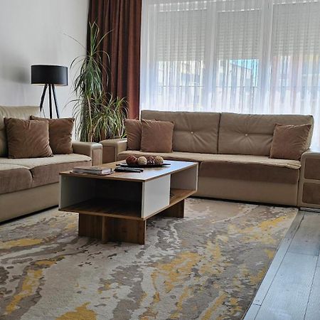 Cozy Apartment - 2 Bedrooms In The Best City Area. Φεριζάι Εξωτερικό φωτογραφία